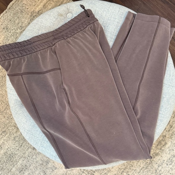 Lululemon💎Softstreme Espresso High Rise Pant Regular 31” Brown 8 EUC Retail $128 - Picture 8 of 9